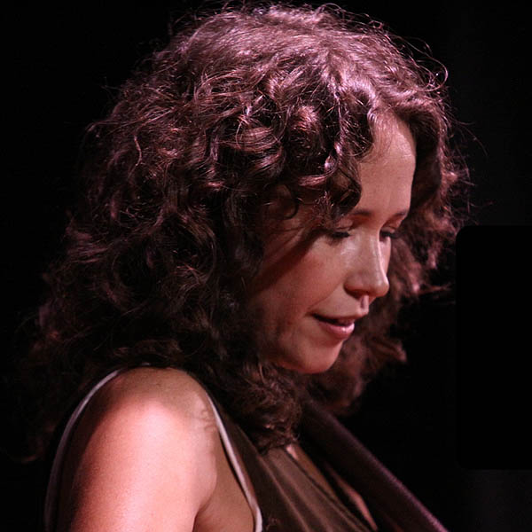 Sarah Lee Guthrie photo by Barry Sigman